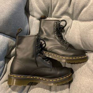 WORN TWICE size 7 women’s black Dr Martens NO FLAWS